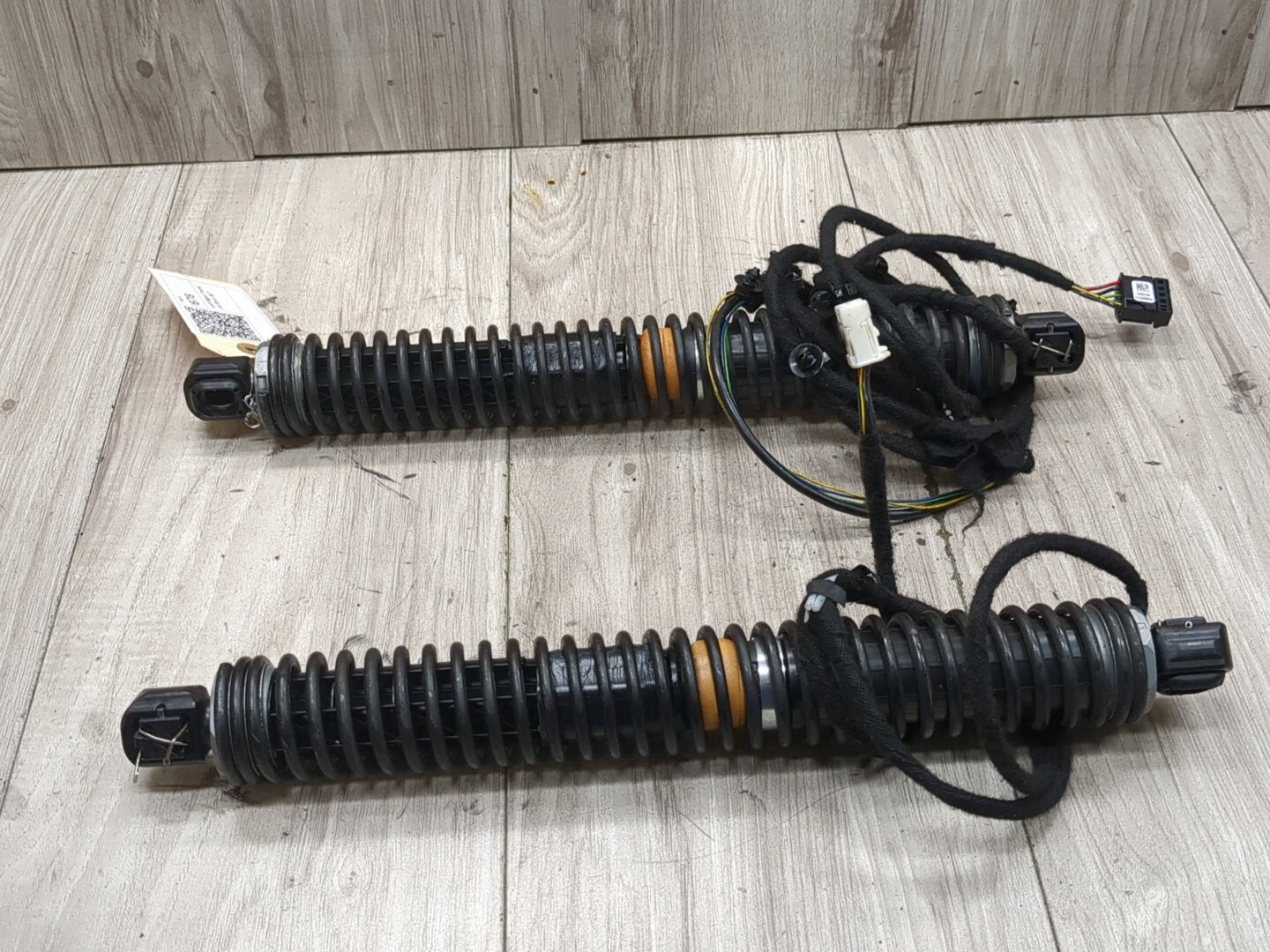 09-15 OEM BMW F01 F02 740 750 760 Rear Left Right Trunk Shock Strut Supports SET
