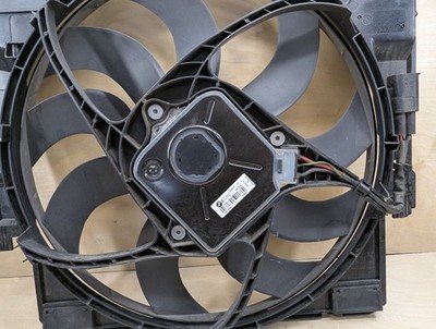 2012-2018 BMW 328i F30 Radiator Fan Shroud Housing w/ Motor 8621193