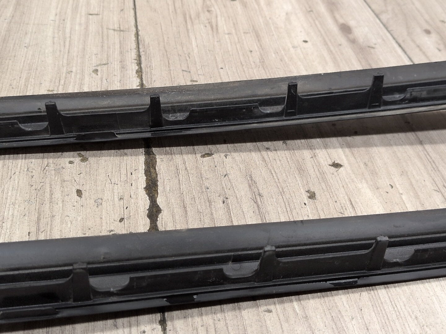 2018-2024 BMW X3 G01 Front Left Right Side Windshield Drip Trim Molding SET 7399031