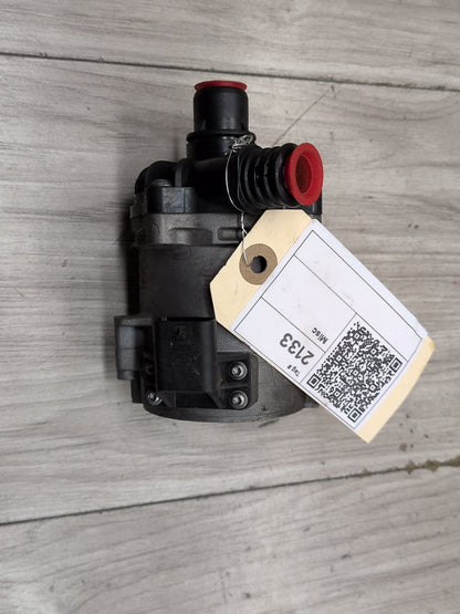 2014 - 2018 BMW X5 F85 Engine Water Heater Control Valve Pump 7850113 S63B44T2