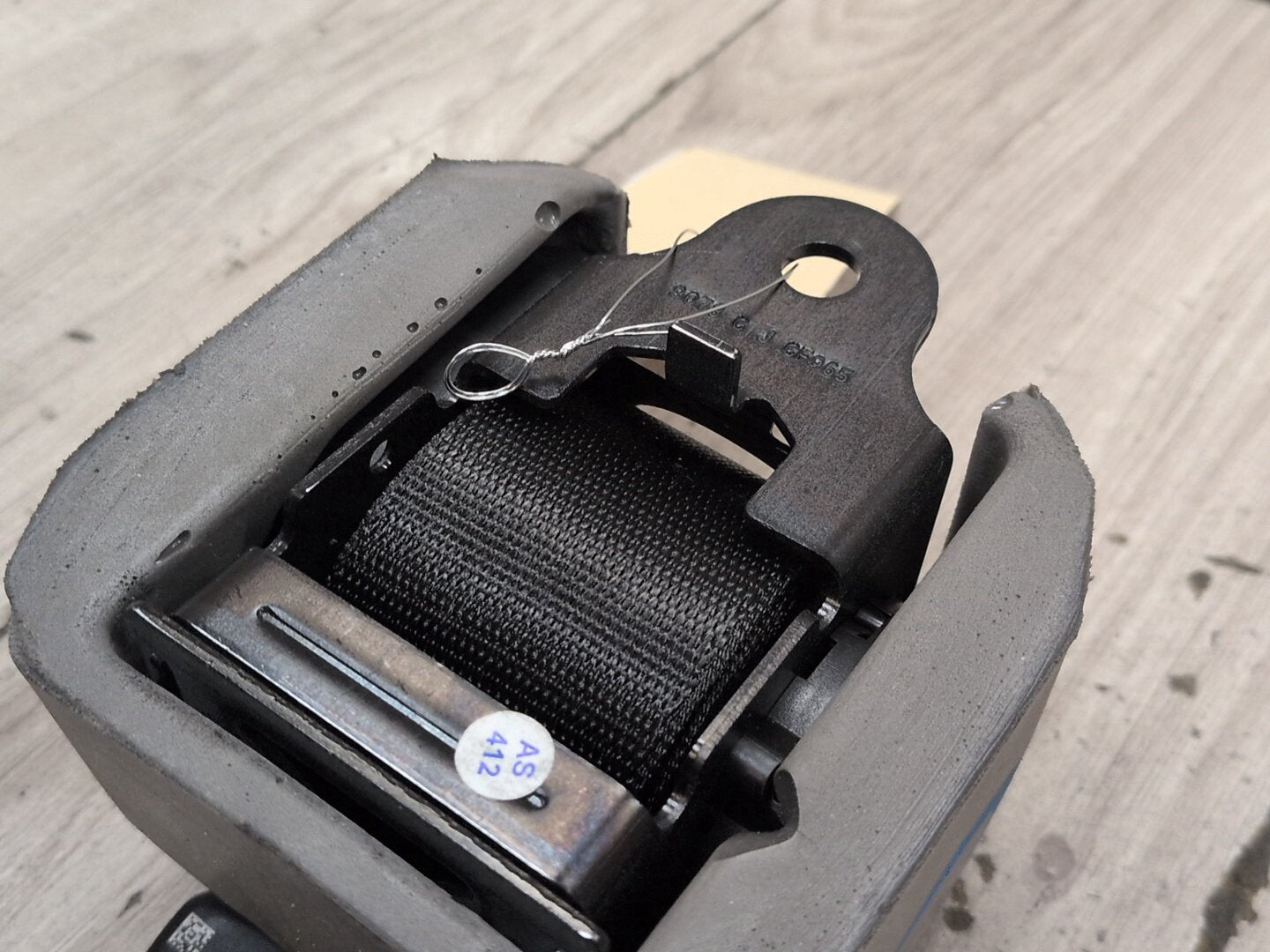 2019-2020 BMW M340i G20 Rear Middle Center Seatbelt Seat Belt Retractor 7496281