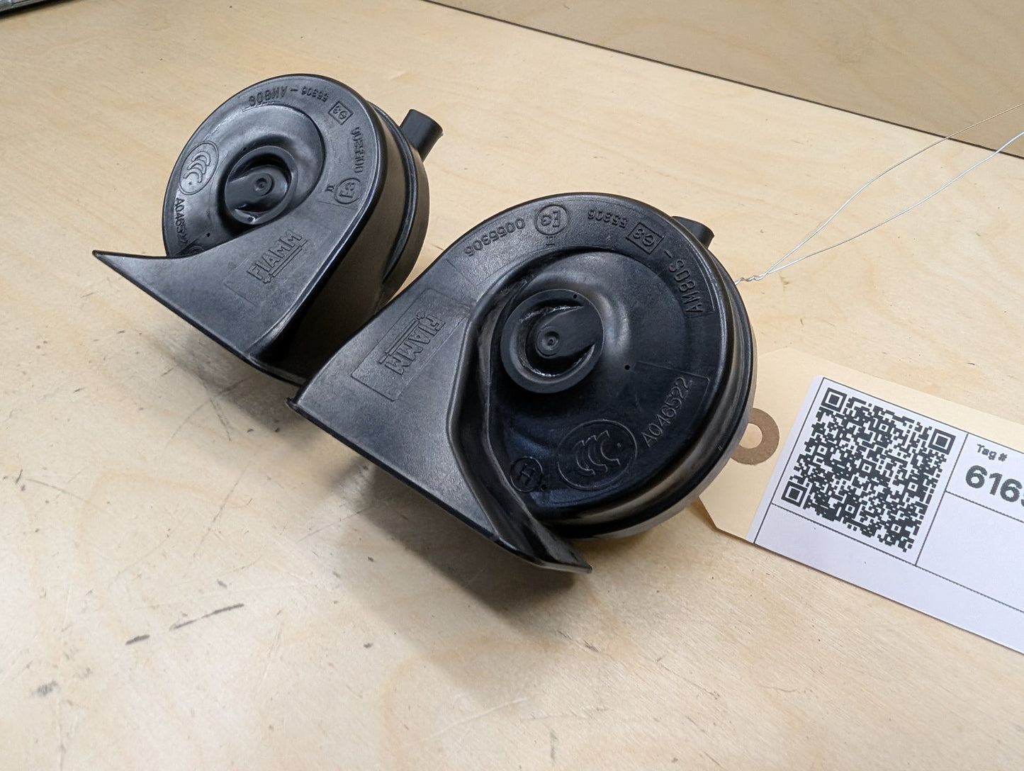 2007-2013 BMW 335i E93 Alarm Horns SET 7159420