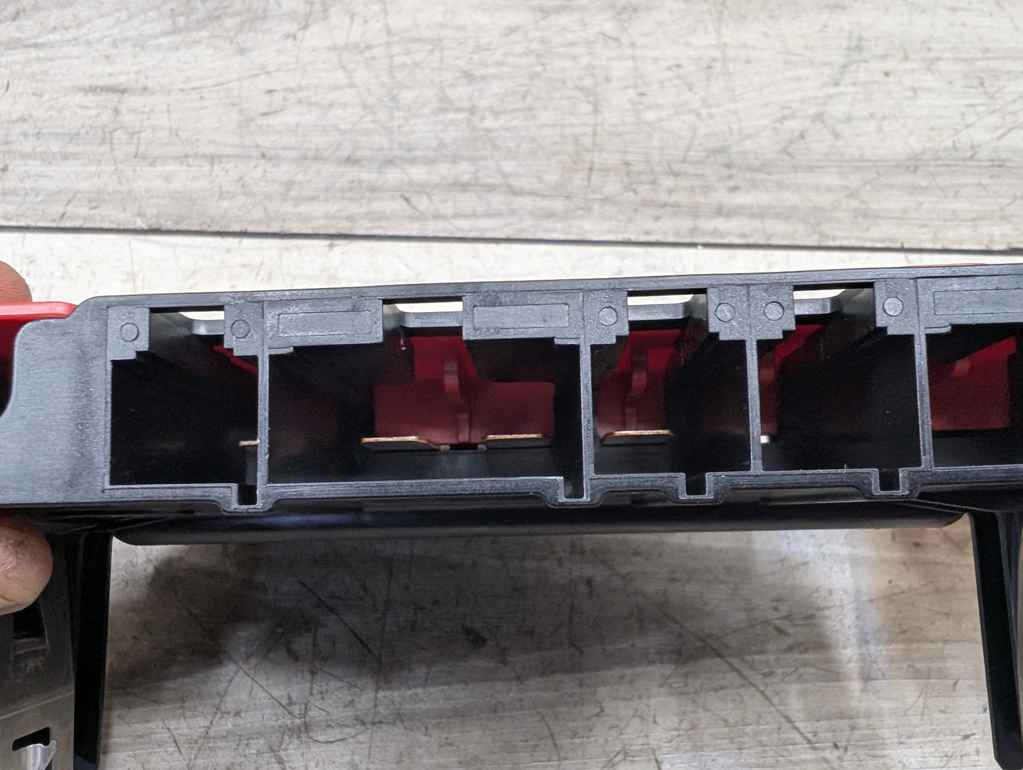 07-13 BMW X5 E70 Rear Battery B+ Terminal Junction Point Relay Fuse Box 9178959