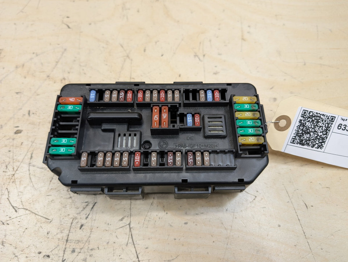 2012-2018 BMW 320i F30 Front Power Distribution Fuse Box 9337879 OEM