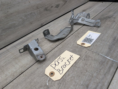 2012-2018 BMW 340i F30 Front Right Passenger Fender Brackets SET 7255844