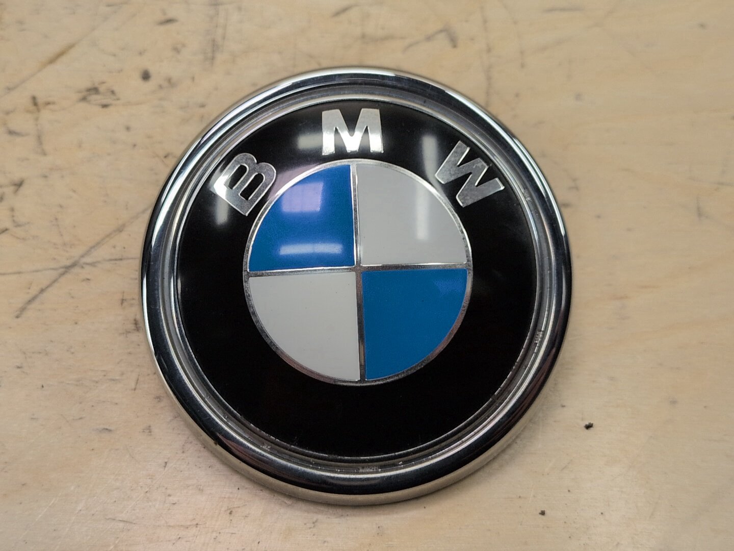14-19 OEM BMW F15 F16 F85 F86 X5 X6 X5M X6M Hood Trunk Emblem Badge Symbol Logo