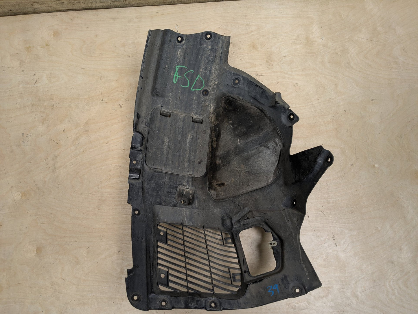 OEM BMW G30 530 540 M550 Left Driver Side Fender Liner Wheel Splash Shield