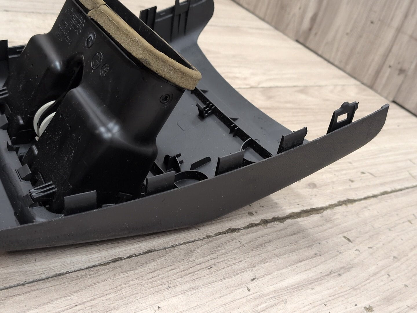 2011 BMW 328i E90 Rear Center Console Air Vent Grille 7210639