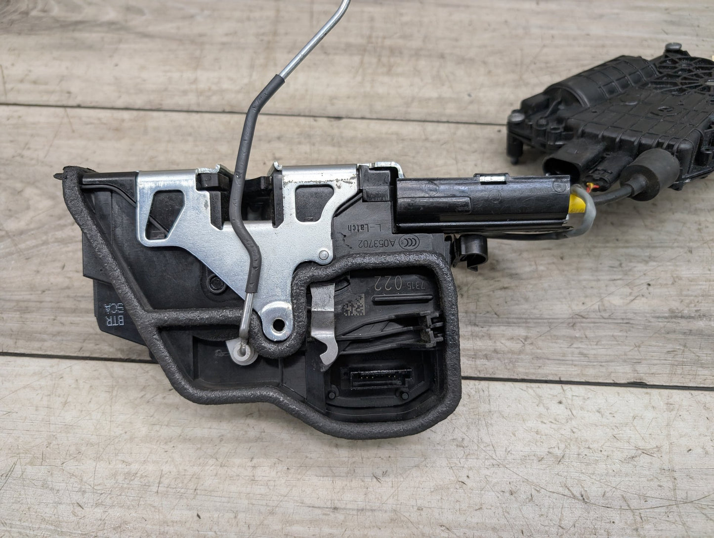 2007-2013 BMW X5 E70 Front Right Passenger Door Latch Lock Actuator w/ Soft Close 7315022