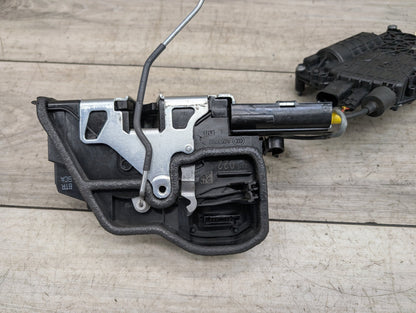 2007-2013 BMW X5 E70 Front Right Passenger Door Latch Lock Actuator w/ Soft Close 7315022