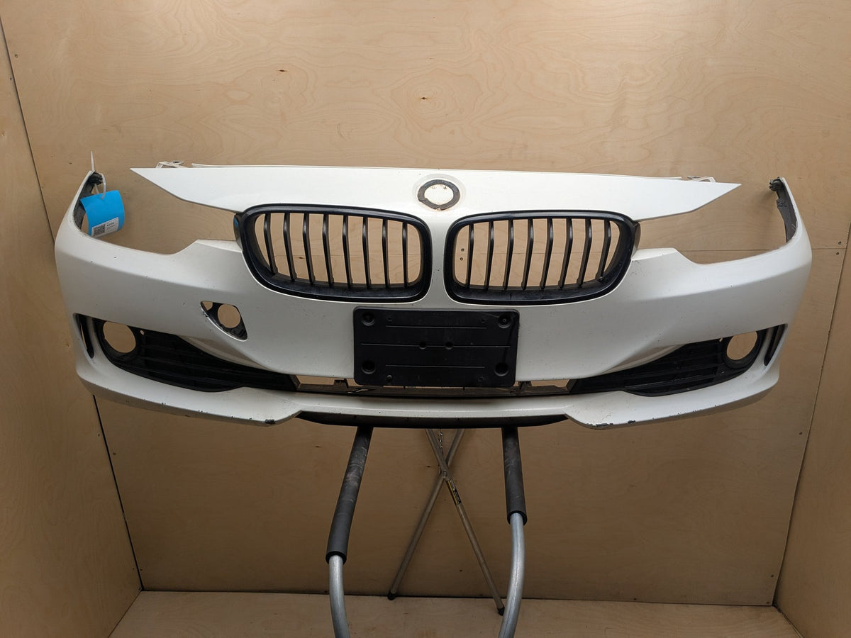 2012-2018 BMW 320i 328 335 F30 Front Bumper Cover White 300 Alpineweiss