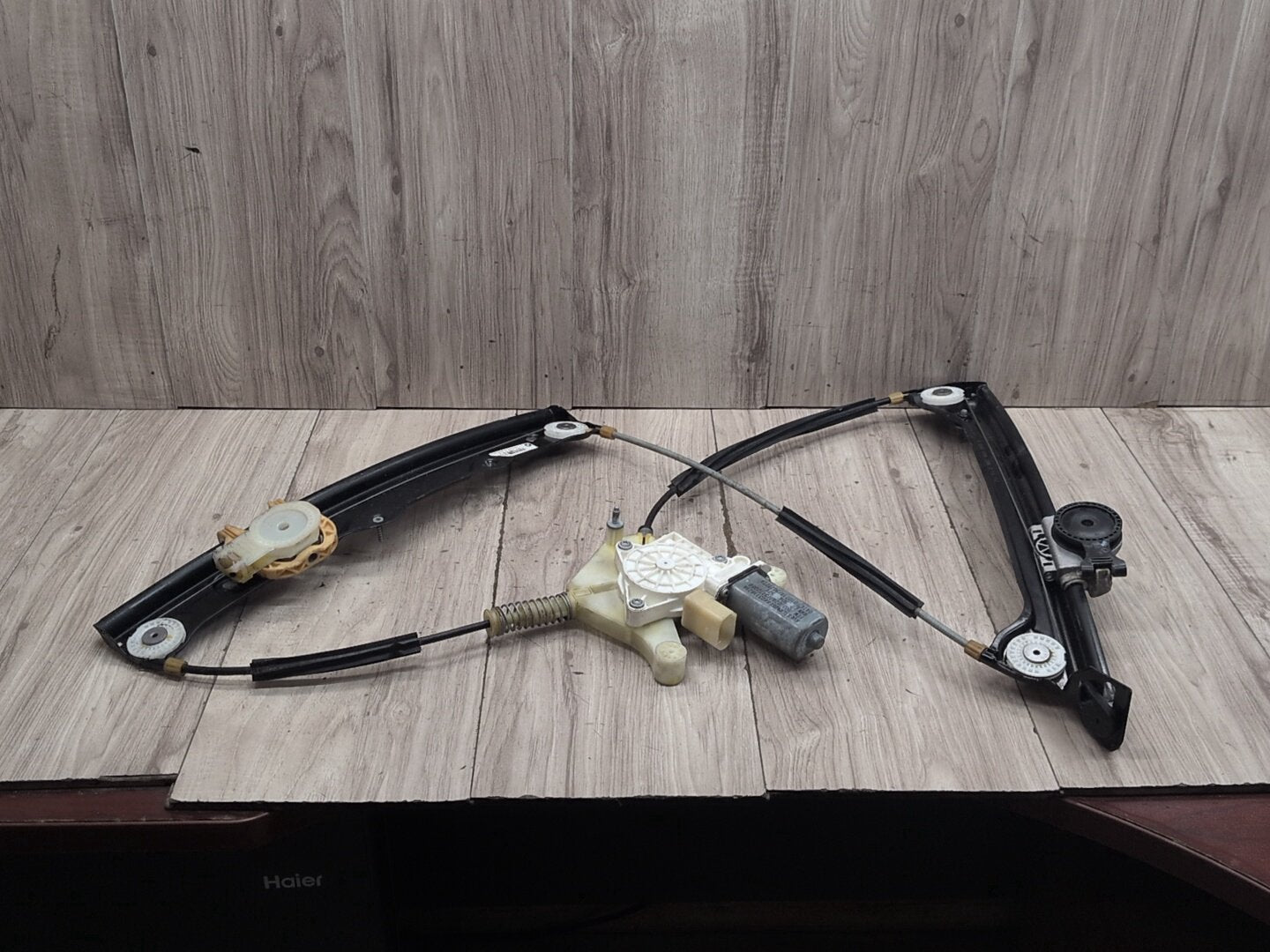 2012-2018 BMW M6 F06 Front Left Driver Door Window Glass Regulator w/ Motor 7275397