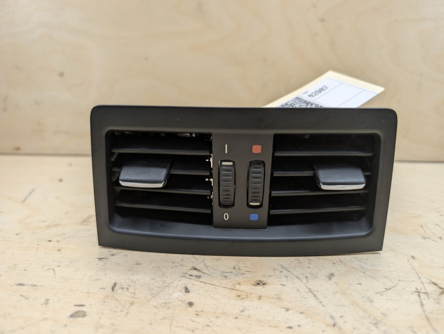 2006-2011 BMW 328i E90 Rear Center Console Air Vent Grille 7129556