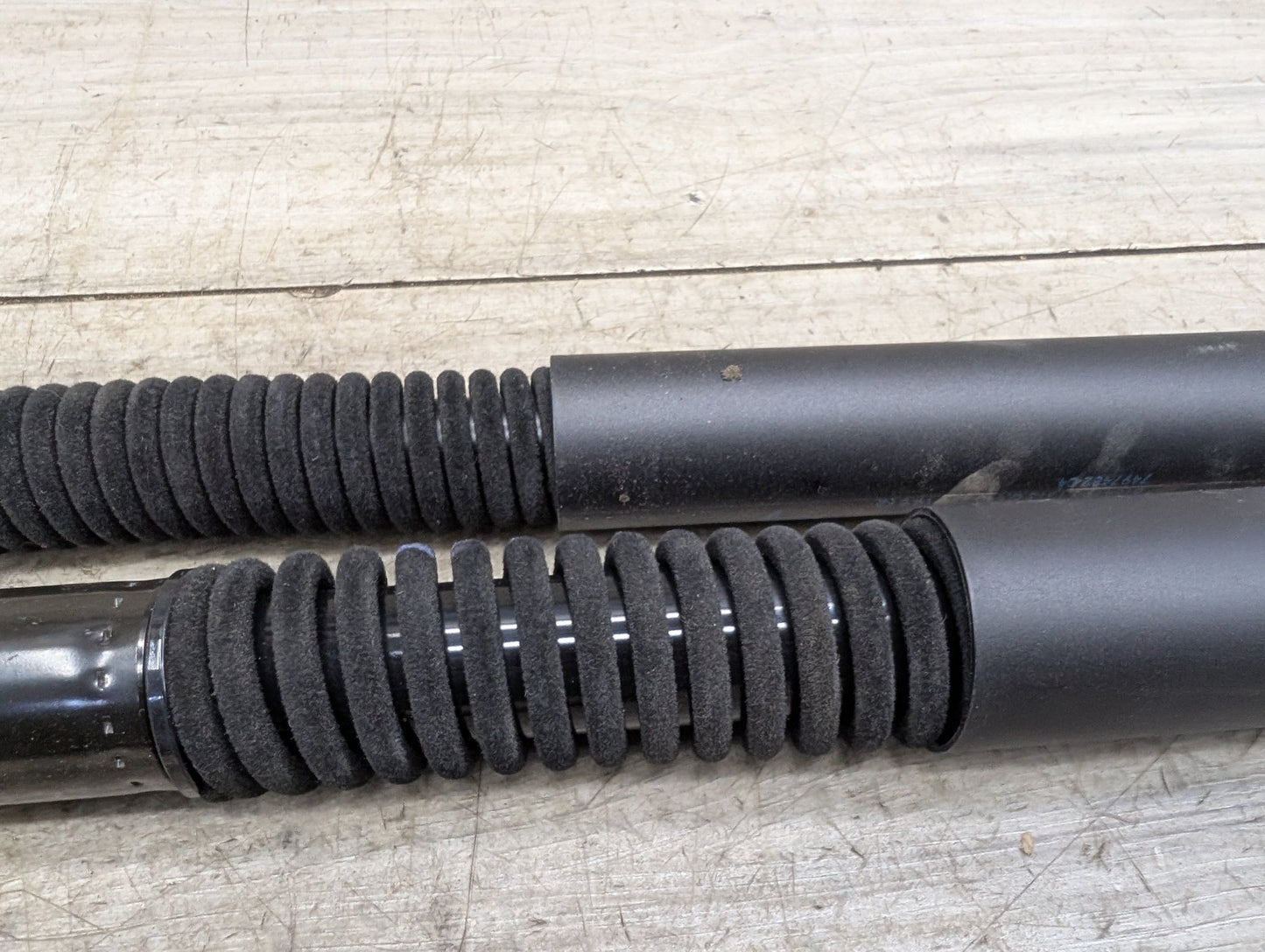 19-24 OEM BMW G01 X3 30 M40 Rear Left Right Trunk Tailgate Shock Hatch Strut