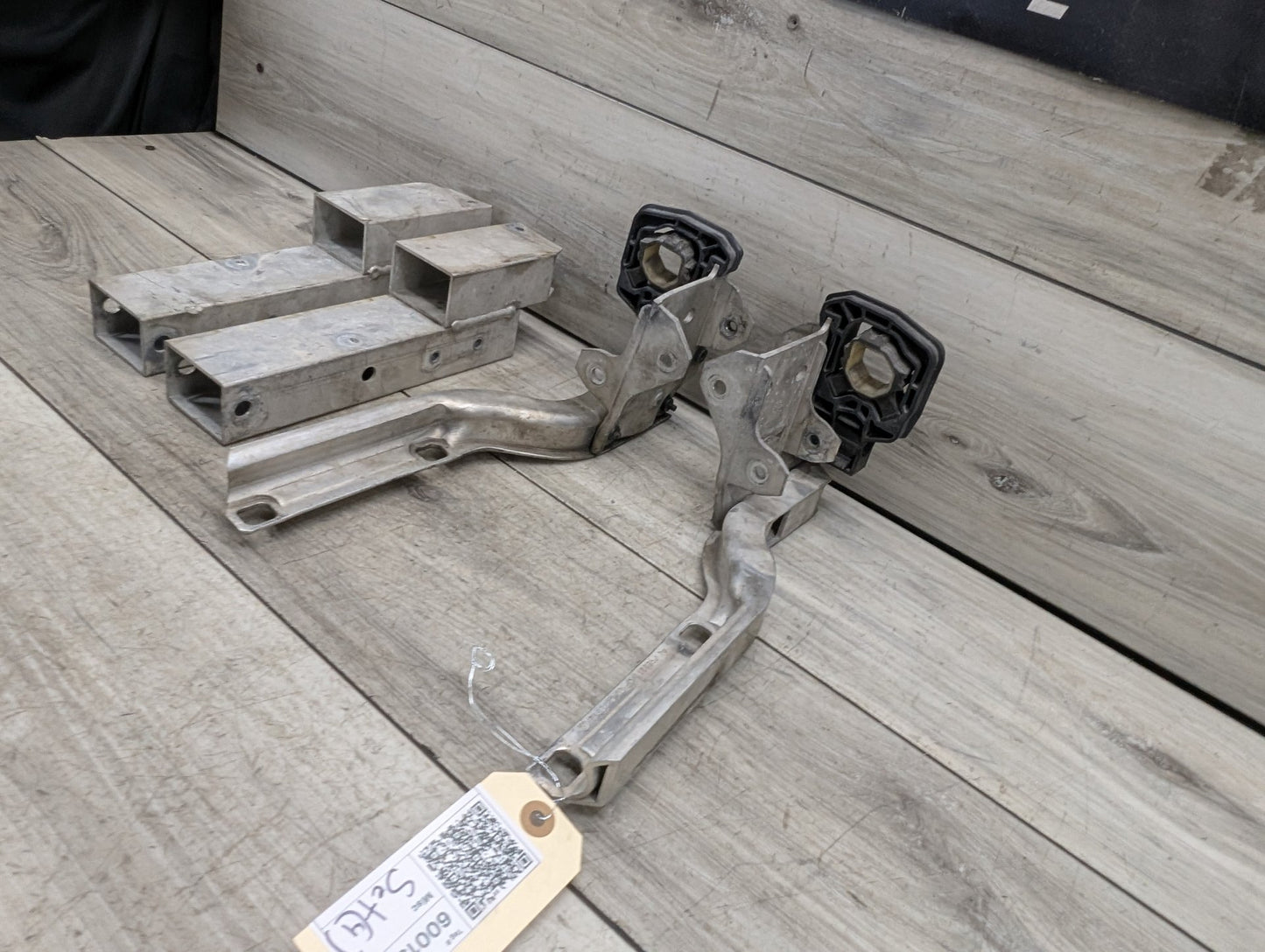 10-15 OEM BMW F01 F02 750 Front Left Right Side Support Reinforcement Bracket