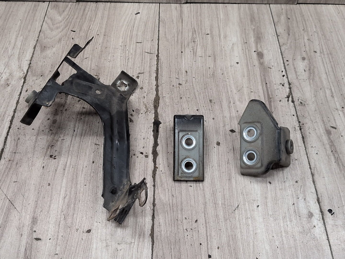 2016-2022 BMW 750i G12 Front Right Passenger Fender Brackets SET 7413402 OEM
