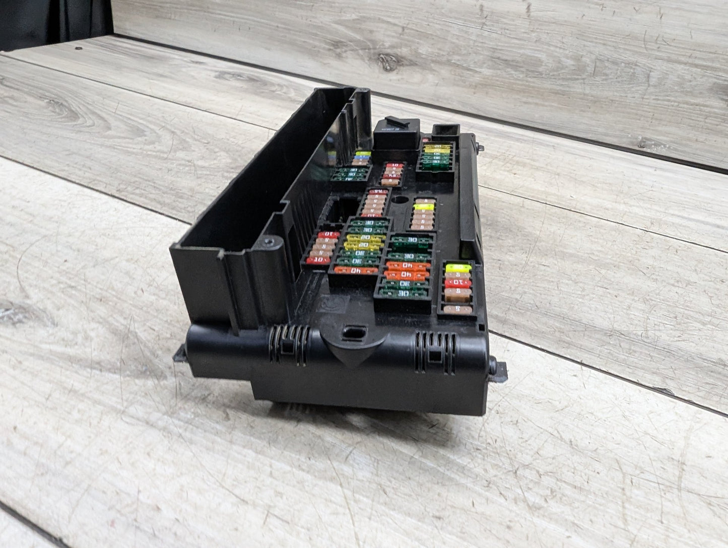 2011-2016 BMW 535i F10 Front Power Distribution Fuse Box 9210861
