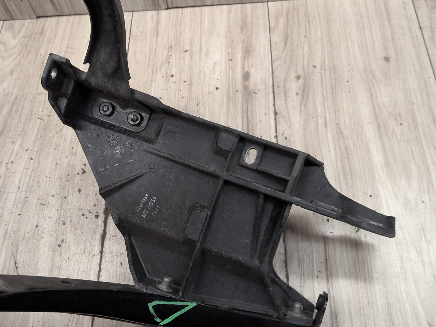 2009-2012 Mercedes-Benz E550 W212 Left Driver Headlight Bracket PP212620021 OEM