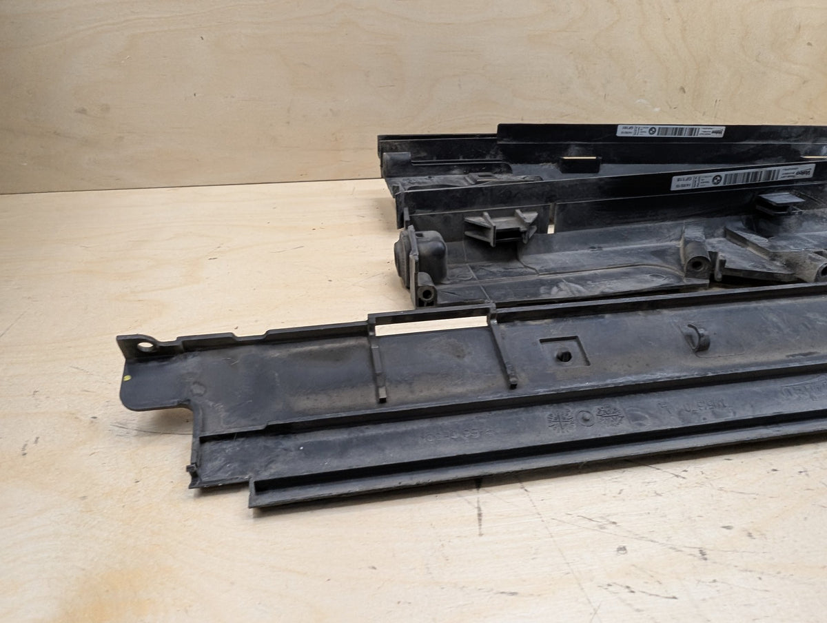 2012-2018 BMW 320i F30 Cooling Radiator Brackets SET 7600904 OEM