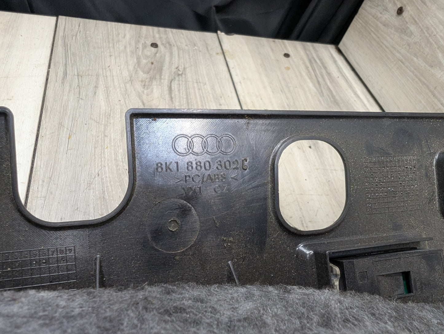 2008 - 2017 Audi S5 8T Dashboard Dash Board Panel Glove Box Assemly 8K1880302