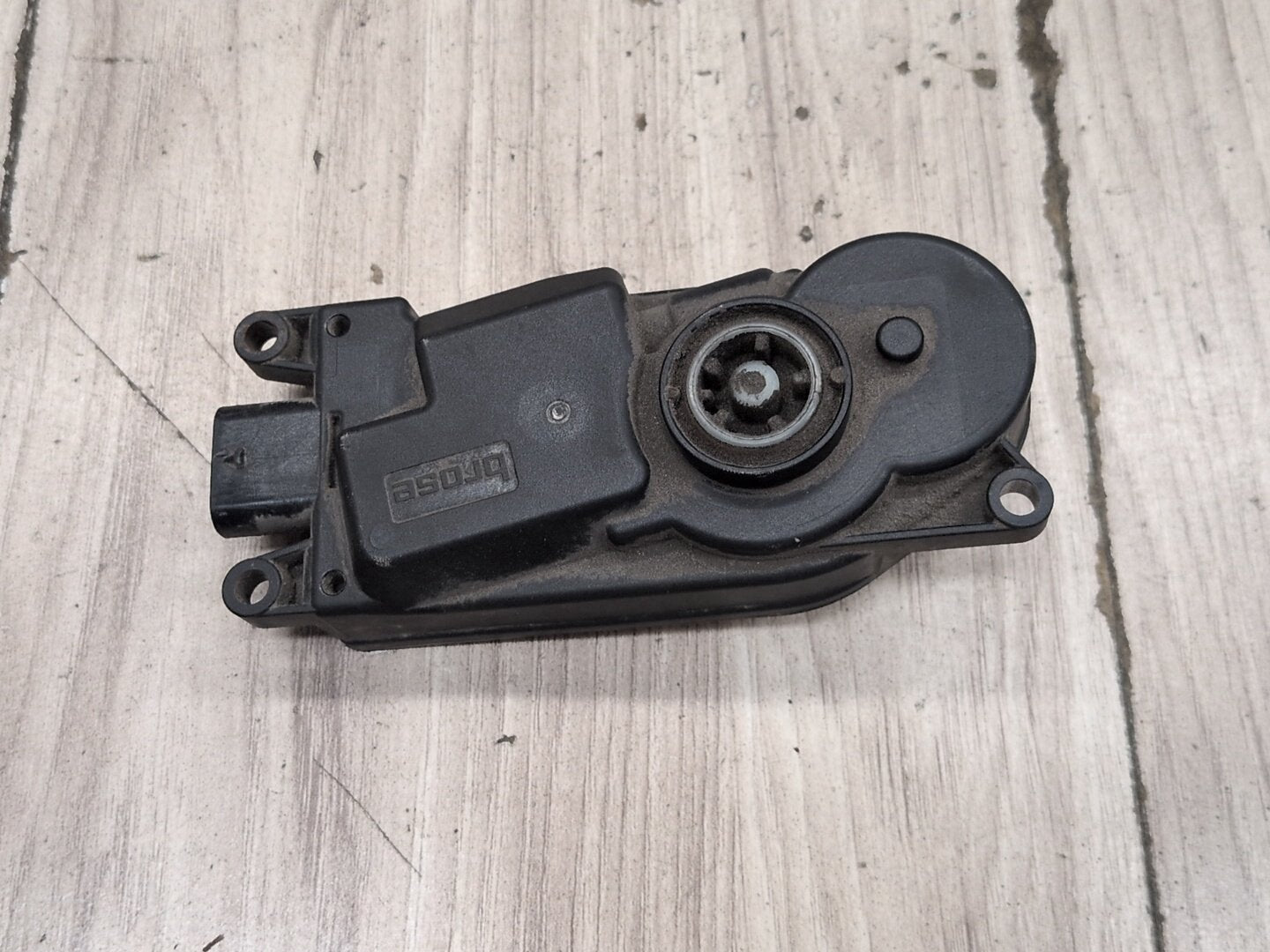 OEM BMW G30 530 540 M550 G12 740 750 M760 Upper Grille Air Flap Motor Actuator