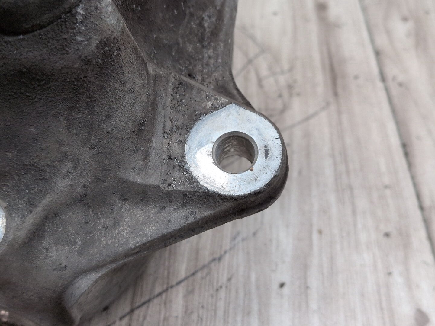 2018-2021 BMW X3 G01 Front Left Driver Spindle Knuckle w/ Bearing 6882597