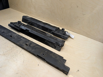 2012-2018 BMW 320i F30 Cooling Radiator Brackets SET 7600537