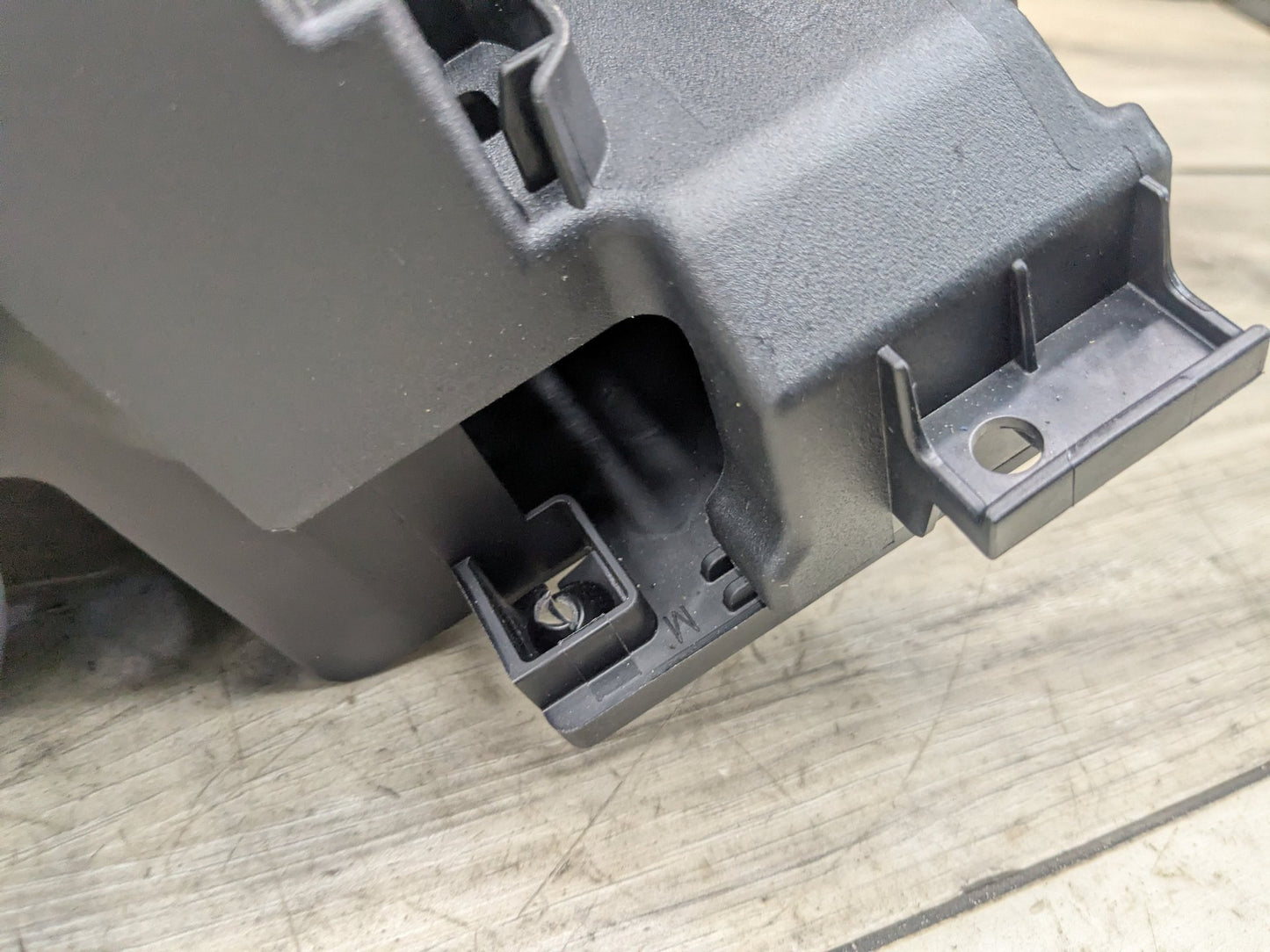 2018 - 2023 BMW X3 G01 Rear Battery B+ Terminal Junction Point Relay Fuse Box 6841701 B58B30M0