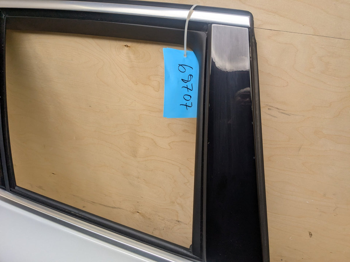 *18-24 OEM BMW X3 G01 Rear Right Passenger Door Shell Panel White 300
