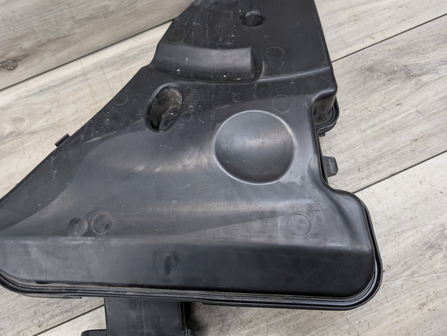 OEM BMW G12 G30 540 M550 750 M760 Windshield Wiper Washer Reservoir Tank Pump