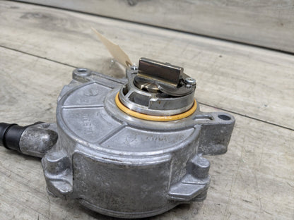 BMW G12 750Li N63B44O2 Engine Motor Vacuum Pump 8634120