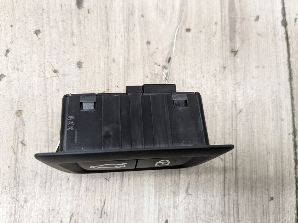 OEM BMW F02 F10 F15 F48 F90 G01 G20 G30 G80 X3 Rear Trunk Lid Center Lock Switch