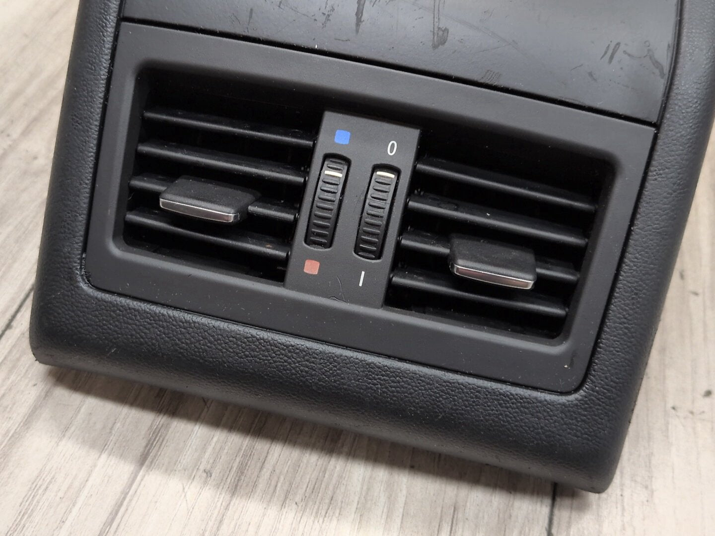 2006-2011 BMW 328i E90 Rear Center Console Air Vent Grille 7210639
