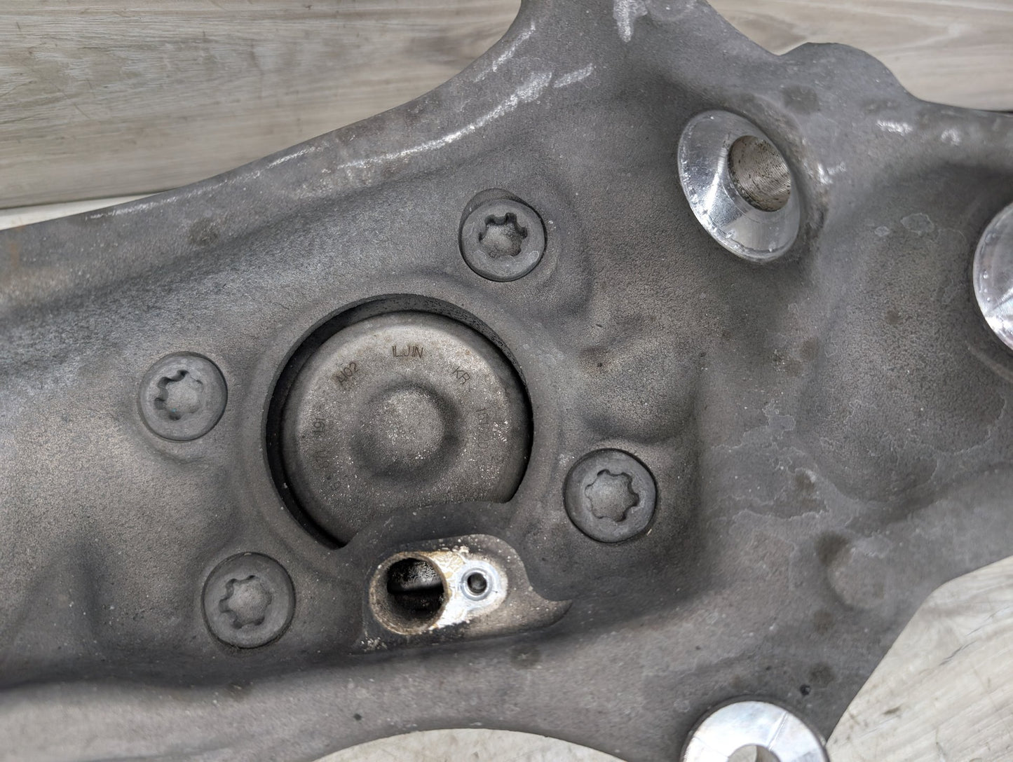 2017-2023 BMW 530i G30 Front Left Driver Spindle Knuckle w/ Bearing 6884381