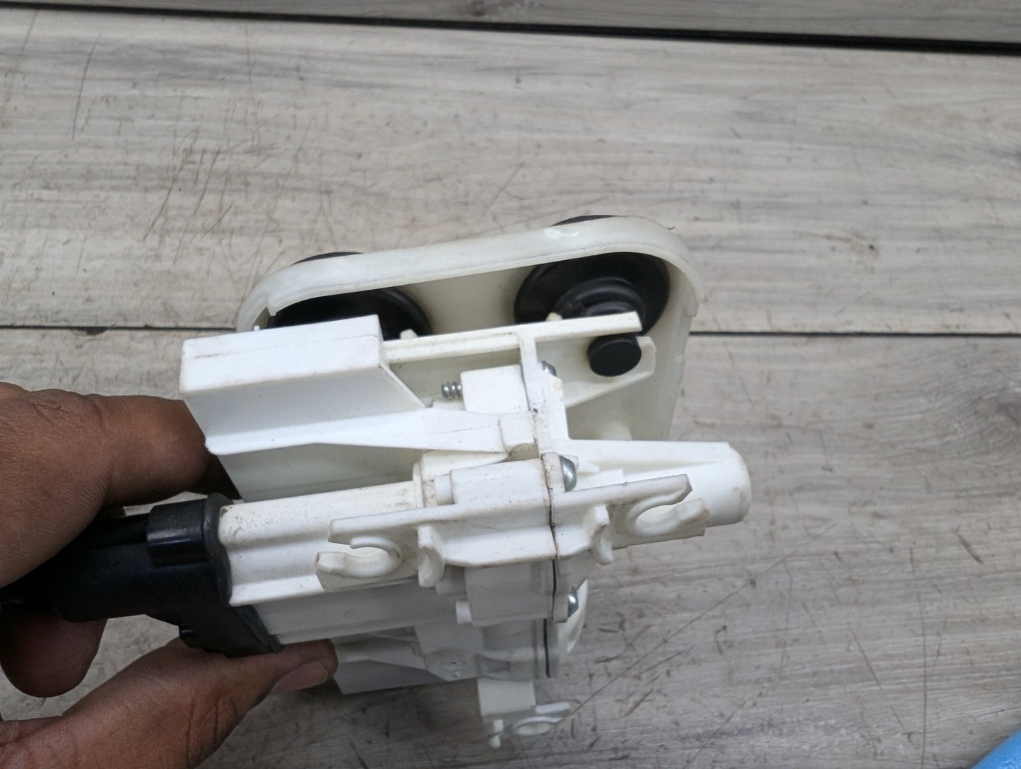 2015 - 2019 BMW X6 F86 Front Left Driver Door Latch Lock Actuator w/ Soft Close 7281945 S63B44T2
