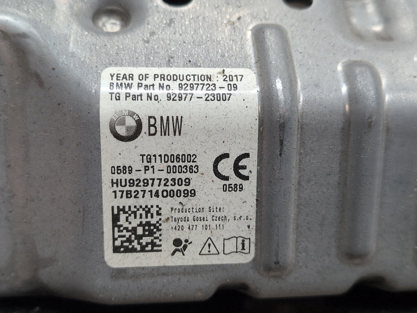 OEM BMW F90 G11 G12 G30 530 540 M550 M5 Front Left Driver Knee Lower Dash Airbag