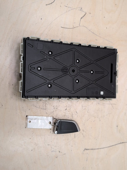 2016-2022 BMW 750i G12 Bdc Body Domain Fem Control Module w/ Key 6820916