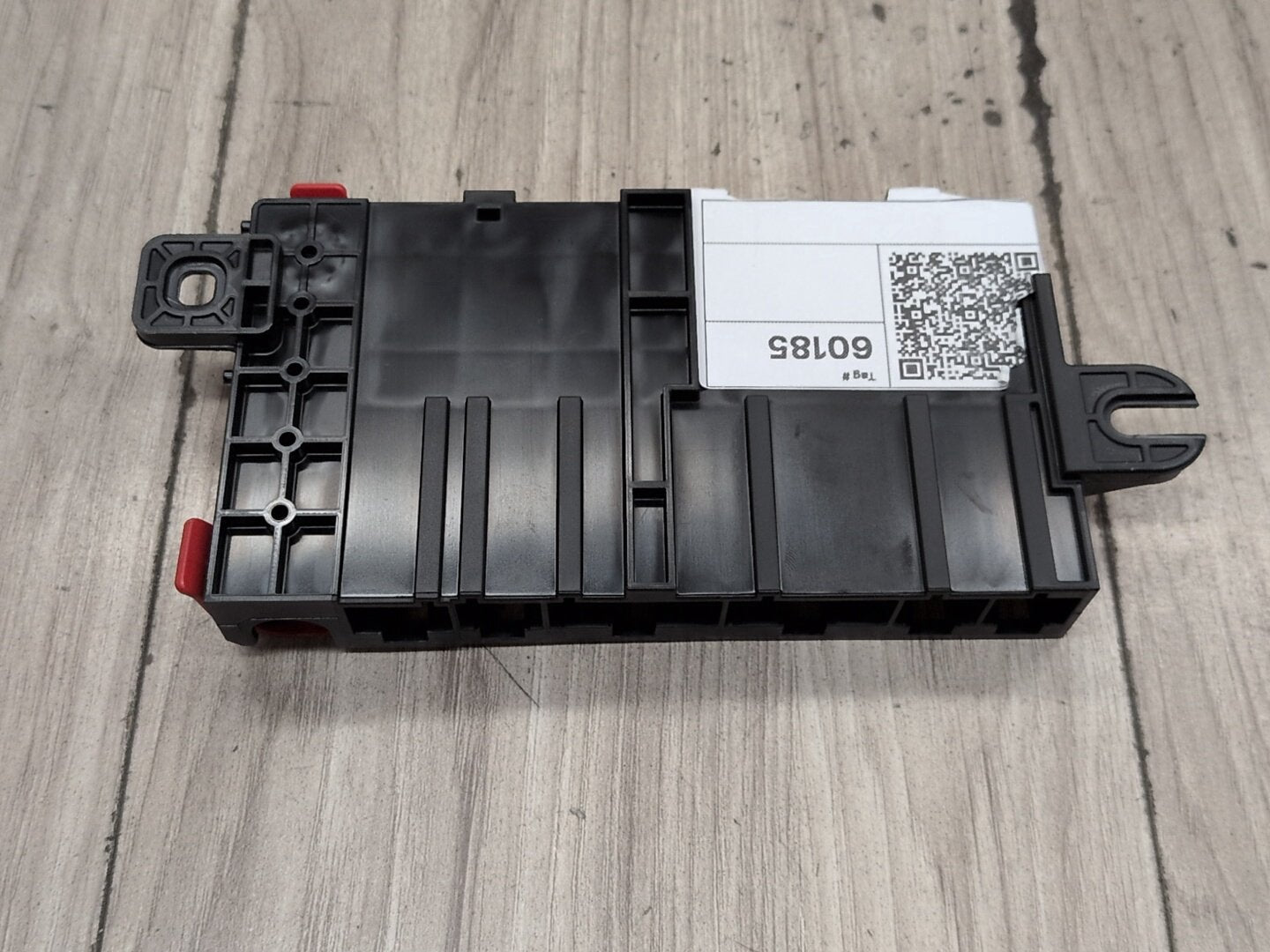 OEM BMW F22 F30 F32 F36 F80 F82 Positive Battery Distributor B+ Power Fuse Box