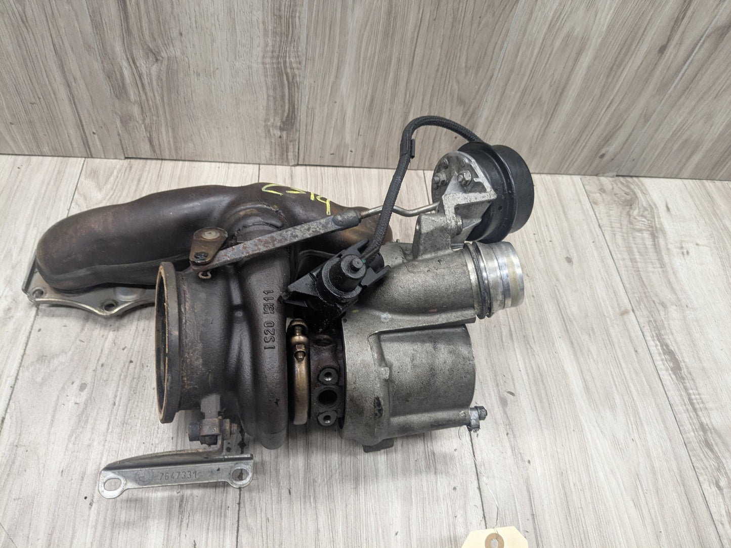2011 - 2017 BMW X3 F25 Engine Motor Turbo Charger w/ Manifold 7588938 N20B20O0
