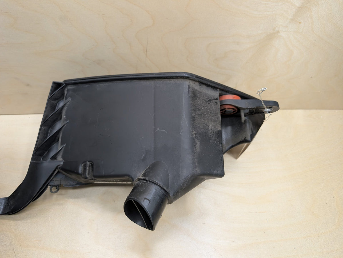 2018-2024 BMW G01 X3 B46B20O0 Engine Air Filter Box Assembly 8635110