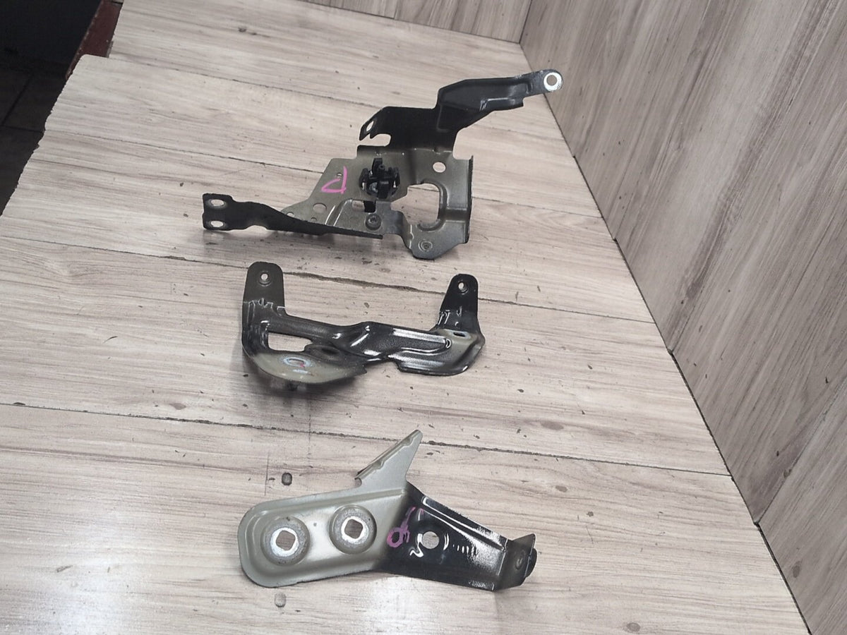 19-25 OEM BMW G20 330 M340 Front Right Passenger Side Fender Holder Bracket SET
