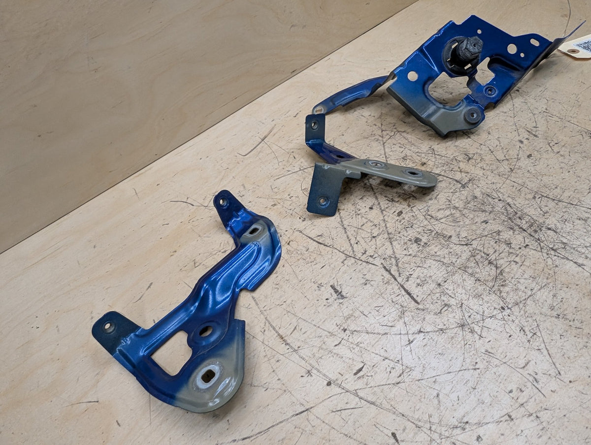 2019-2026 BMW M340i G20 Front Right Passenger Fender Brackets SET 8494438 OEM