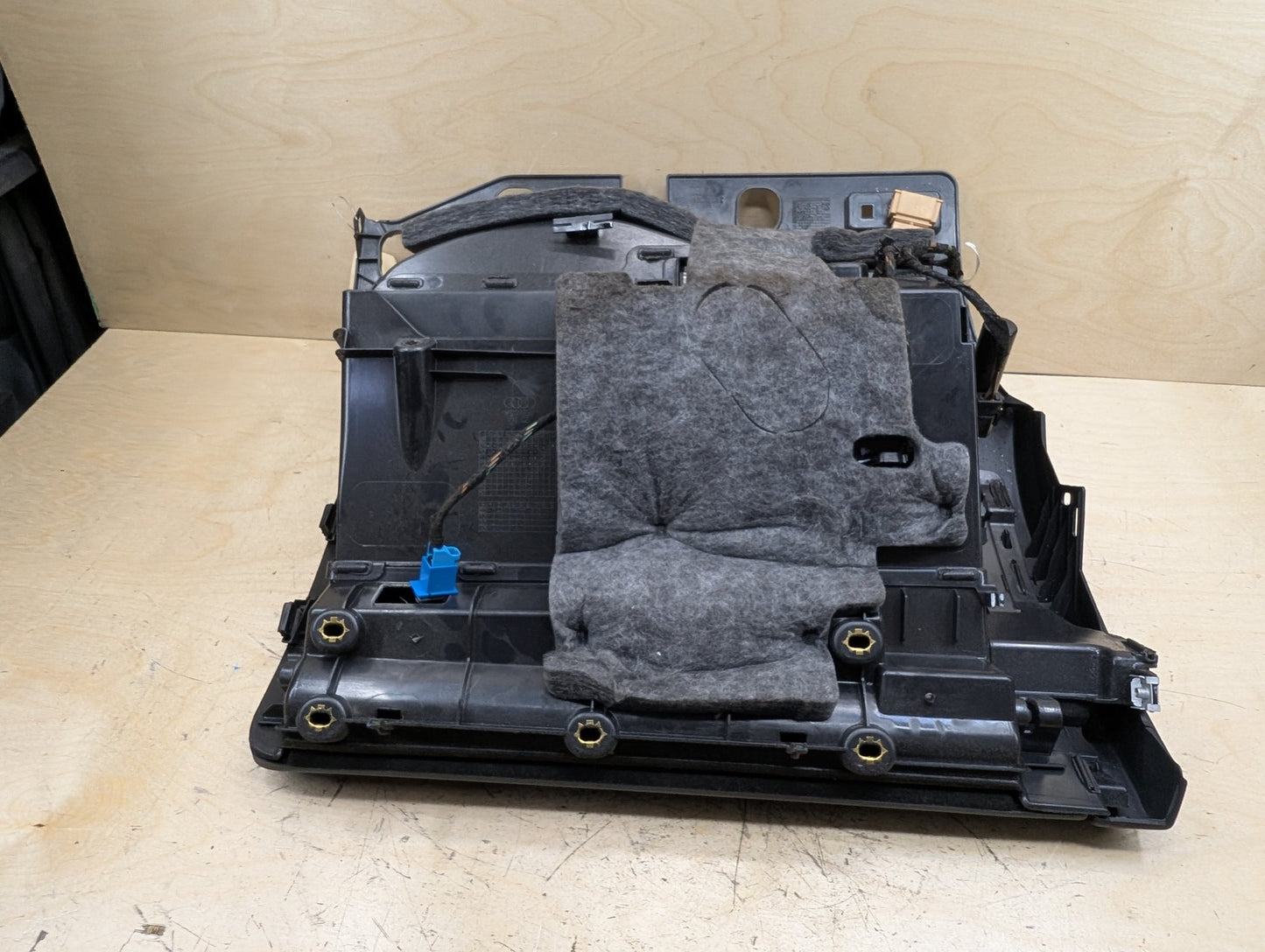 2011-2017 Audi RS5 8T Dashboard Dash Board Panel Glove Box Assemly 8K1880302C OEM