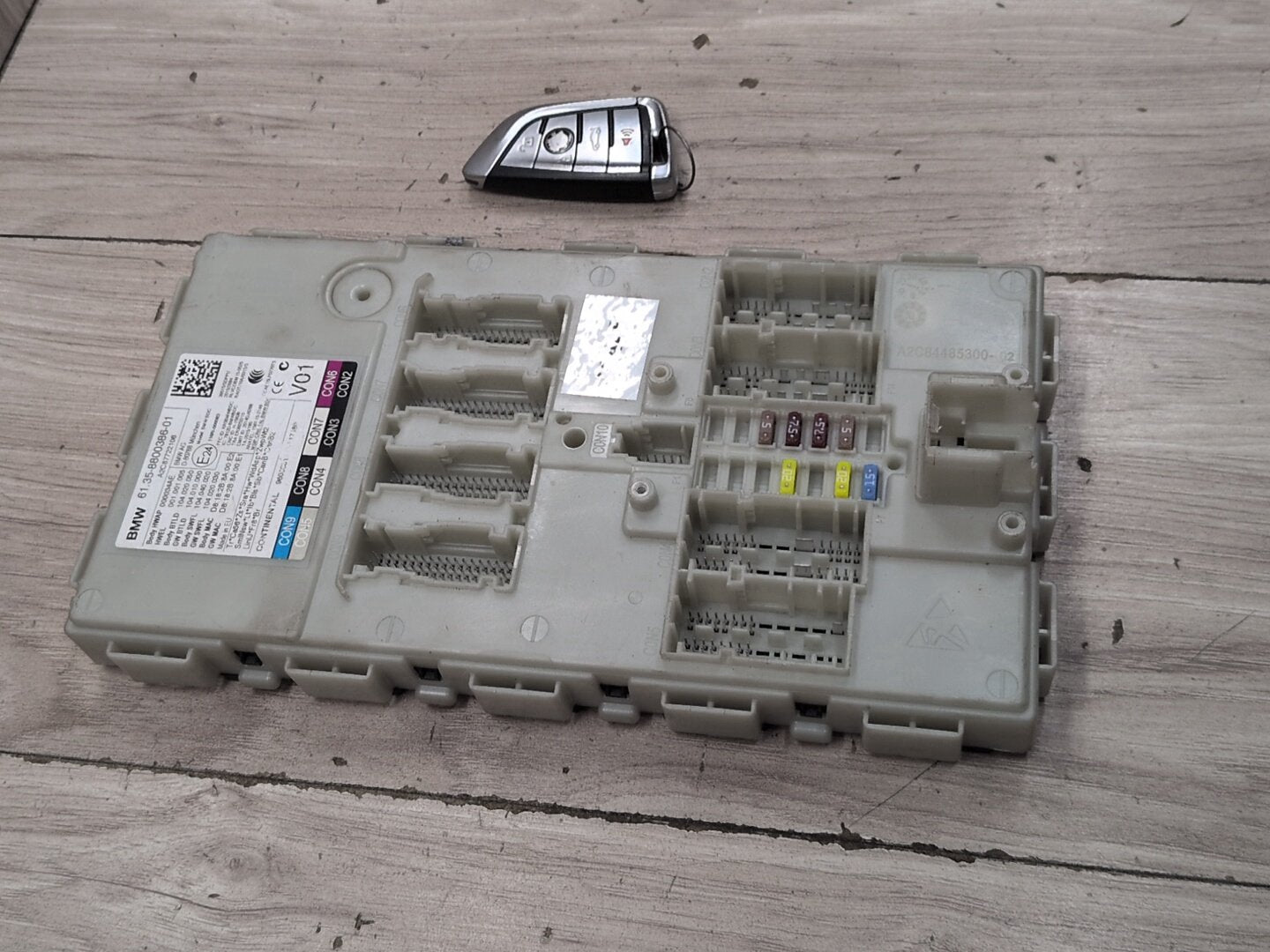 2016-2022 BMW 750i G12 Bdc Body Domain Fem Control Module w/ Key 8800386 OEM
