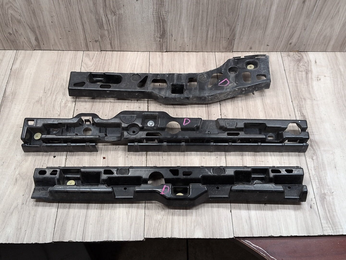 2017-2023 BMW M550i G30 Left Driver Side Skirt Rocker Panel Brackets SET 7387347 OEM