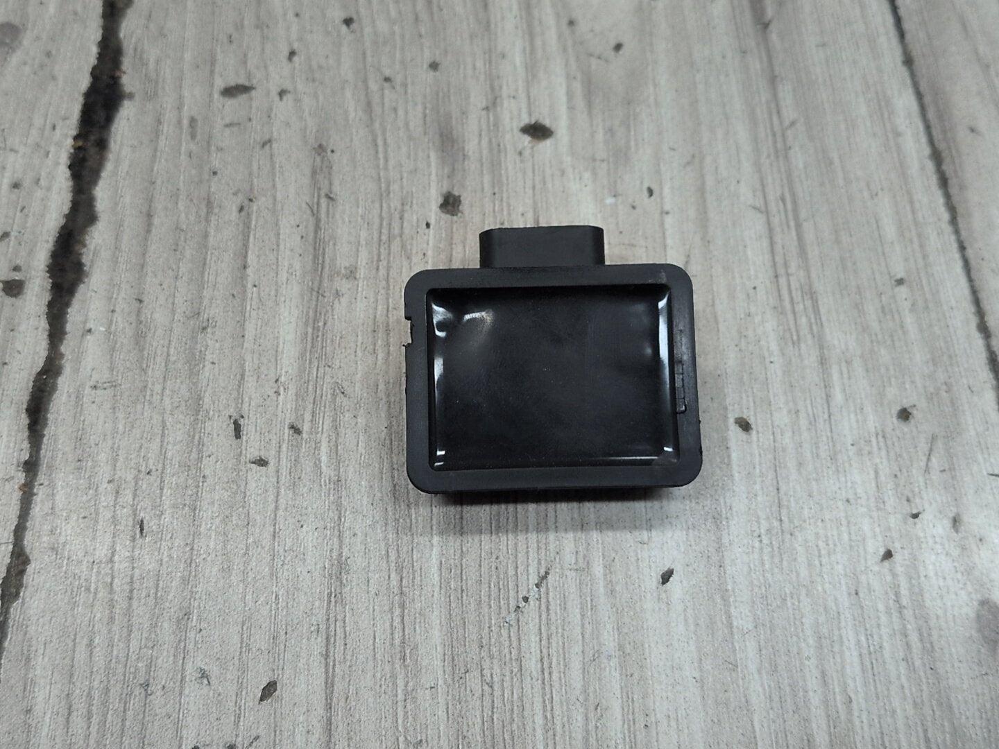 2016-2022 BMW 750i G12 - Temperature Sensor PN: 7333588