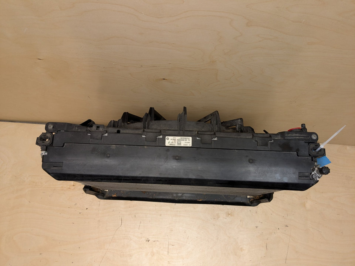 16-22 BMW 750Li G12 Radiator Cooling Condenser Fan Shroud Assembly 850W8619380