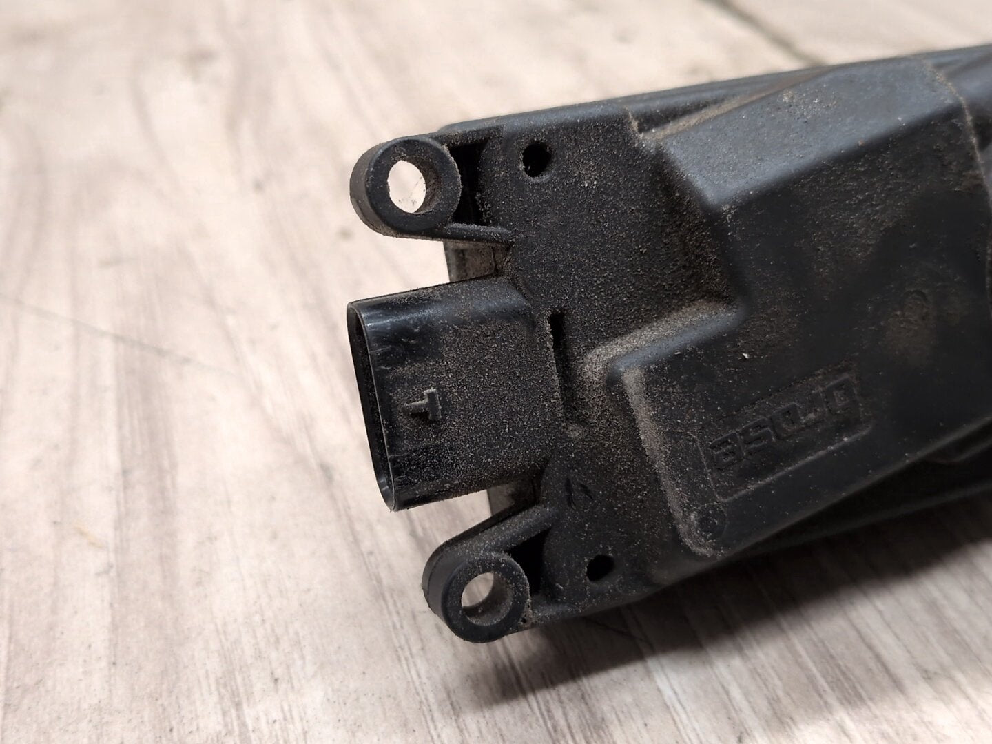 OEM BMW G30 530 540 M550 G12 740 750 M760 Upper Grille Air Flap Motor Actuator