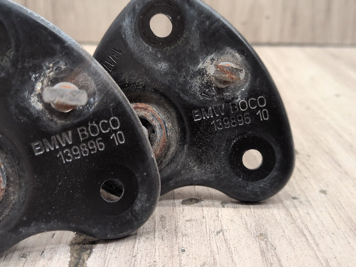 OEM BMW F90 F97 G01 G05 G06 G07 G12* G30 X3 X5 Hood Safety Latch Hook Pair SET