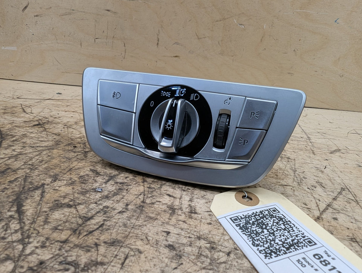 2016-2019 BMW 740Li G12 Headlamp Switch 9472976 OEM